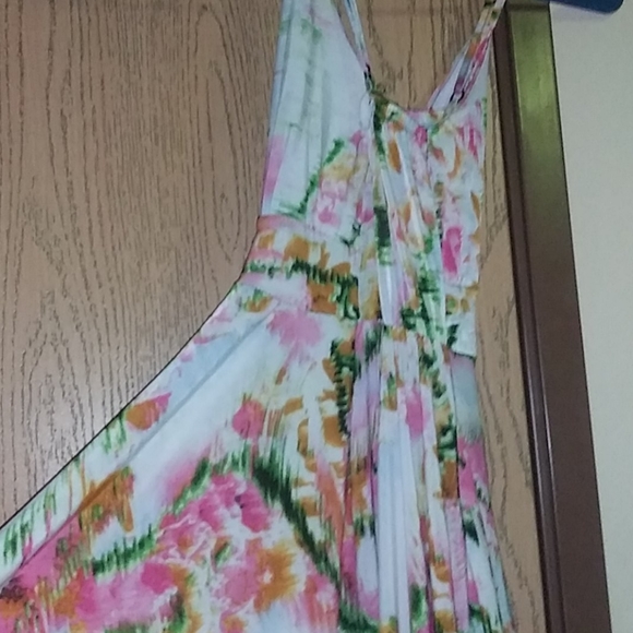 Women's Dress - Picture 3 of 3